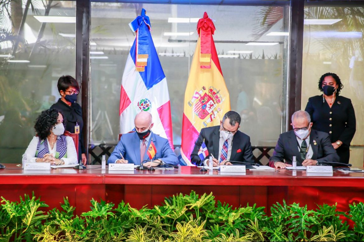 JCE y gobierno de España firman convenio sobre Proyecto de Fortalecimiento del Liderazgo