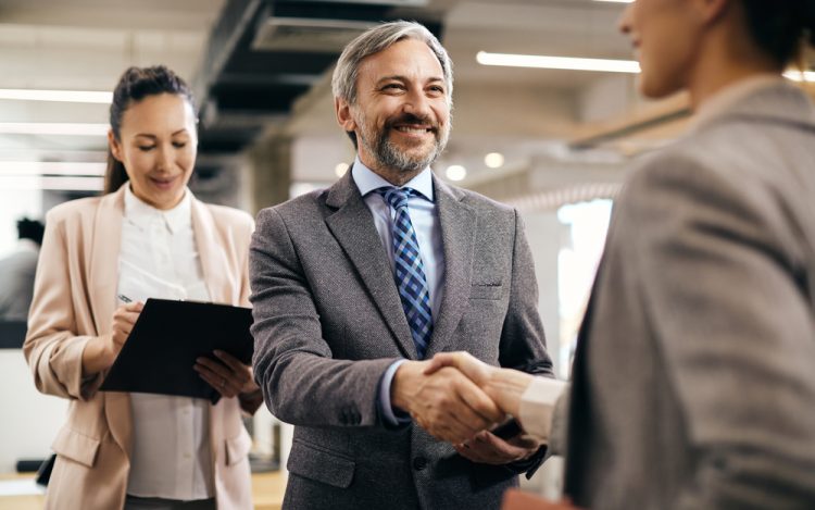 ¿Es usted un CEO jubilado? Conviértase en un directivo de alquiler.
