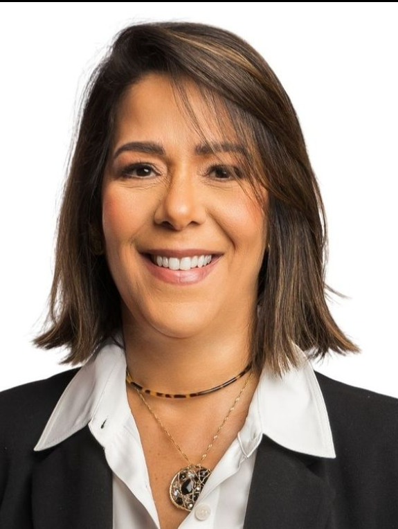 Arlina Espaillat Matos, abogada, notario público, socia fundadora de la firma de abogados y consultores fiscales EMC.