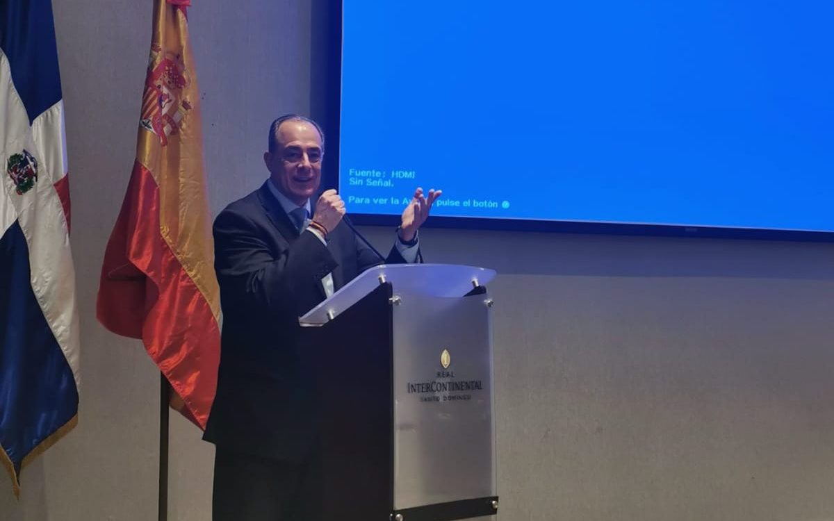 Francisco -Paco- Pérez durante el desayuno-conferencia "Ciberseguridad para las empresas, principales riesgos".