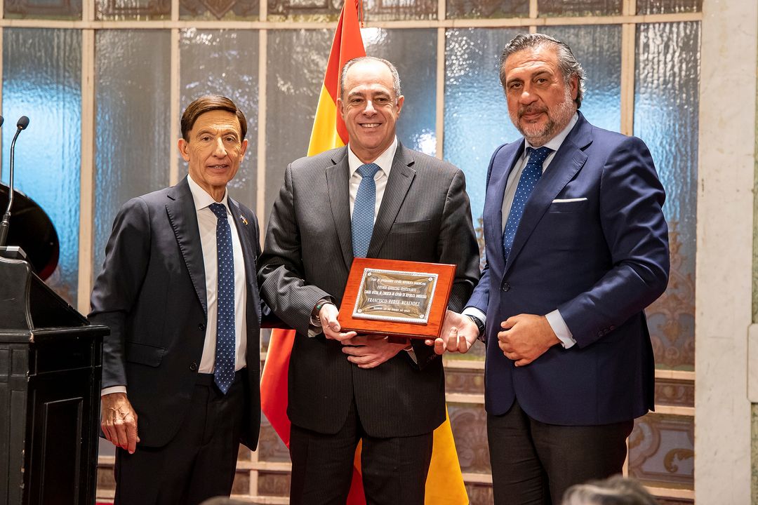 Francisco Paco Pérez durante la entrega A CAMACOES de Premio Especial Centenario en FITUR 2024.