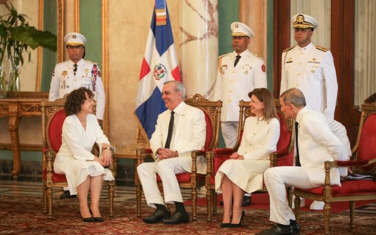 Lorea Arribalzaga Ceballos, nueva embajadora de España en el país, presenta credenciales. Fuente: Embajada de España en República Dominicana.